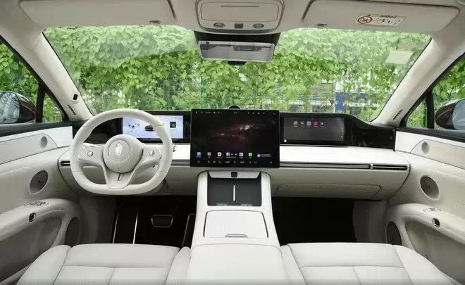 智能体豪华旅行车 享界S9T30.98万元起售