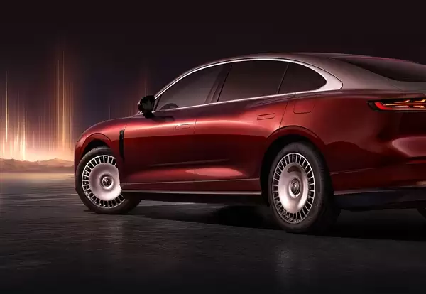 华为乾崑ADS4、鸿蒙座舱5上车！岚图追光L定档12月10日上市