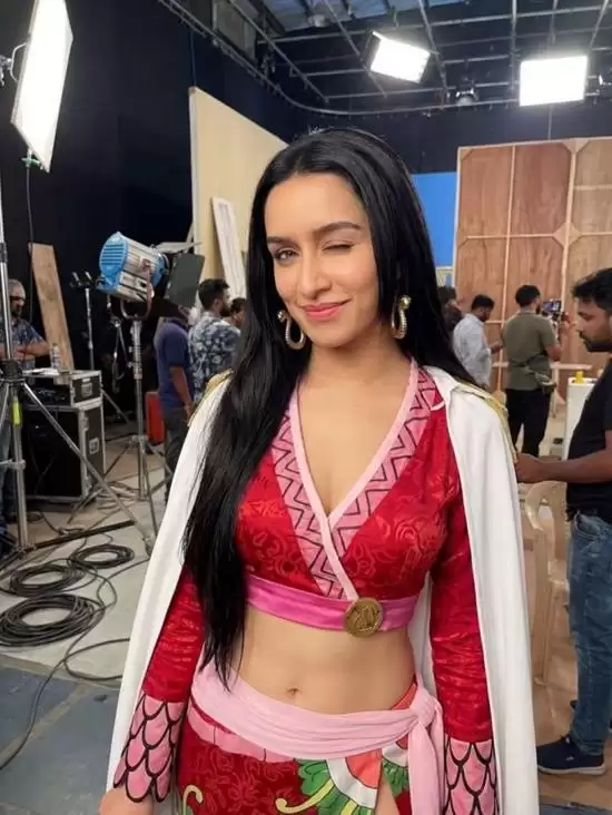 印度性感女星出演真人版海贼王是假的:AI作图