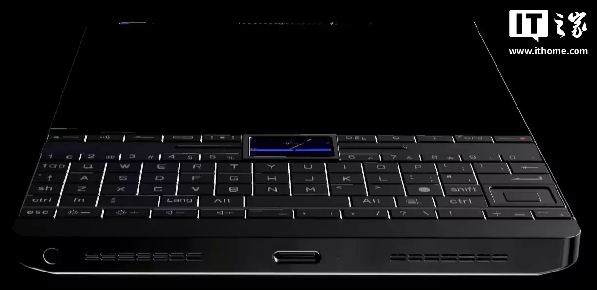 Lotus Diplomat 全键盘手机现身:骁龙 8 Elite 芯片,24GB 内存、1.5TB 存储空间