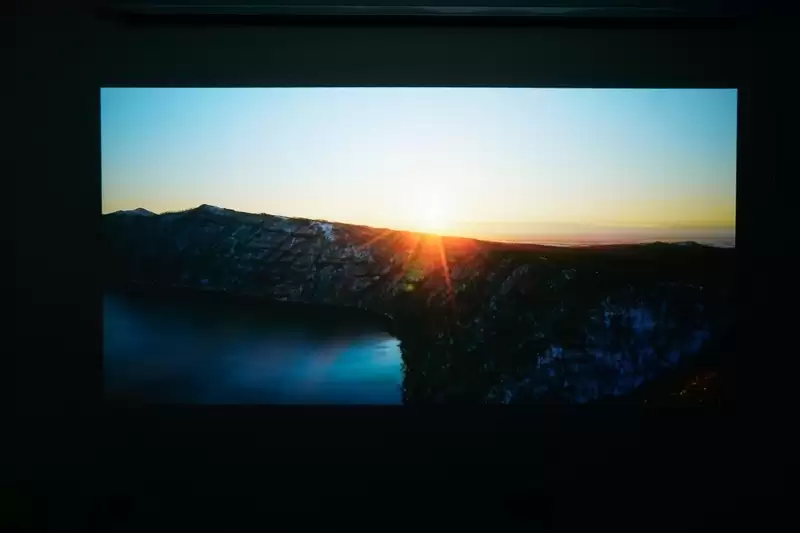 卧室缺一台投影仪吗？哈趣H3 Ultra评测：音画同级无敌 哈曼音箱还可以独立使用