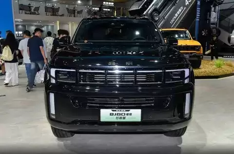 2026款BJ60雷霆行政版上市,增程式动力售29.58万