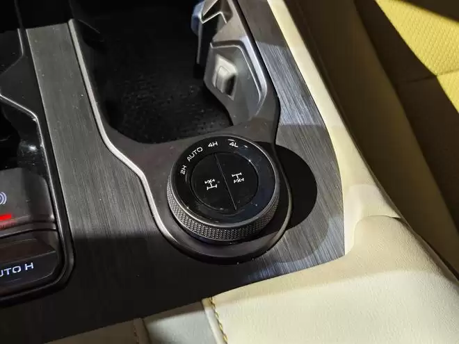 皮卡也能自带按摩大沙发？日产锋坦17.69万起，柴油汽油插混全都有！