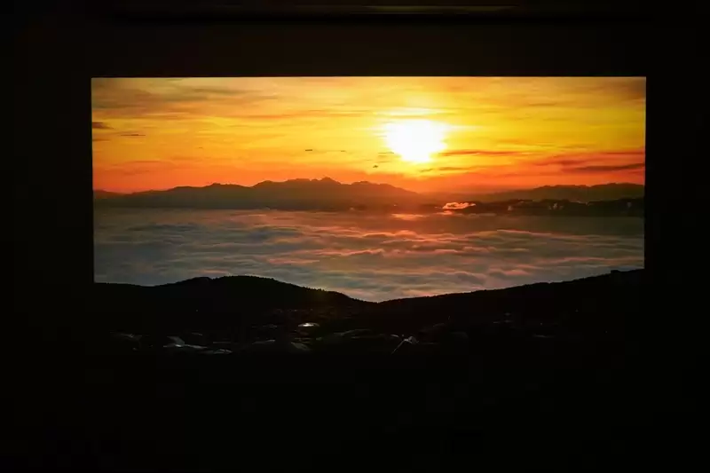 卧室缺一台投影仪吗？哈趣H3 Ultra评测：音画同级无敌 哈曼音箱还可以独立使用