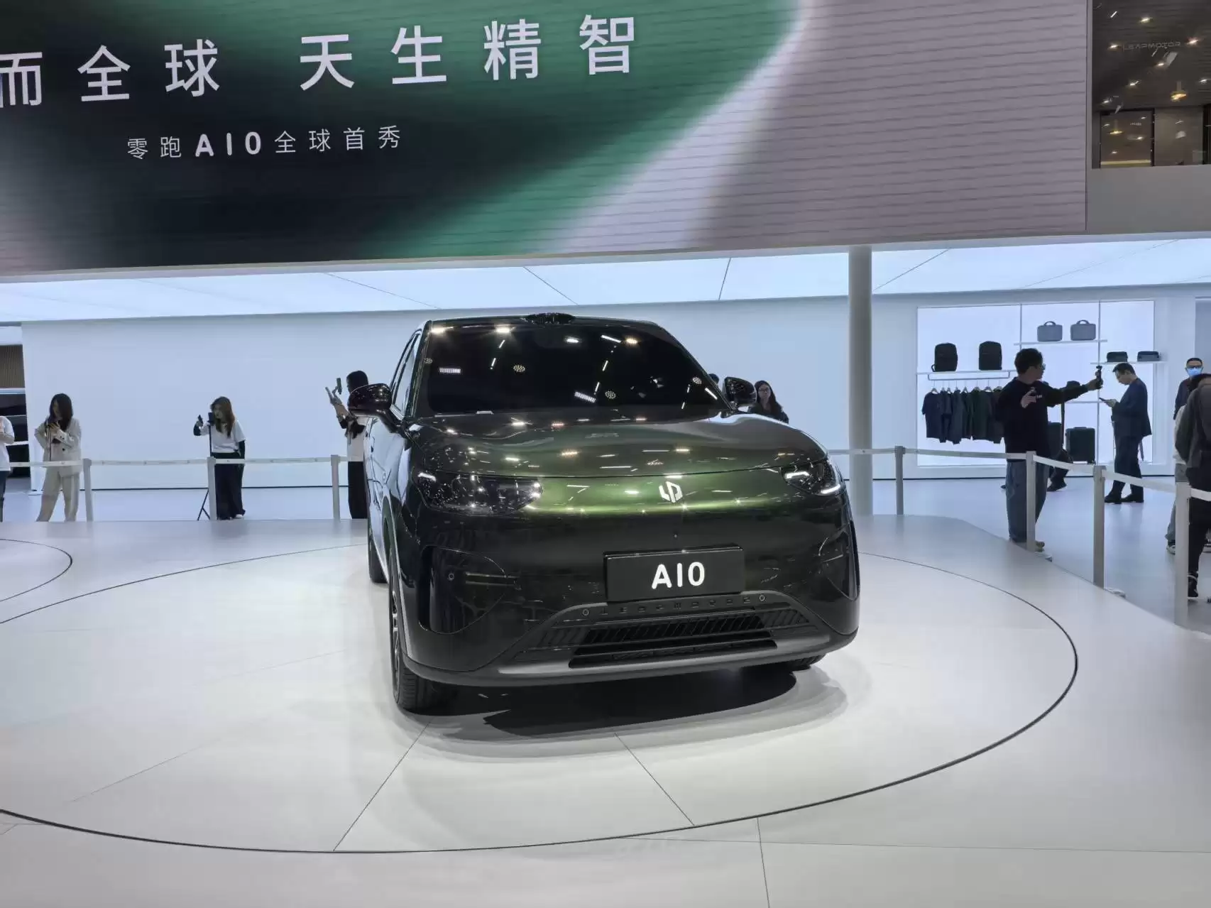 盲订开启2026年上半年上市 零跑A10车展首发