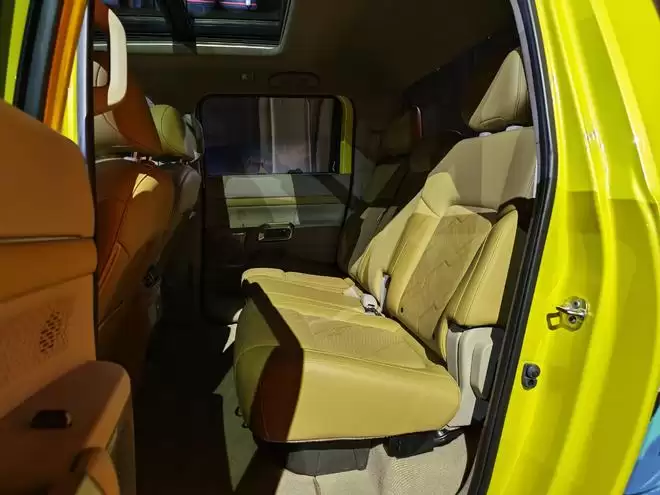 皮卡也能自带按摩大沙发？日产锋坦17.69万起，柴油汽油插混全都有！