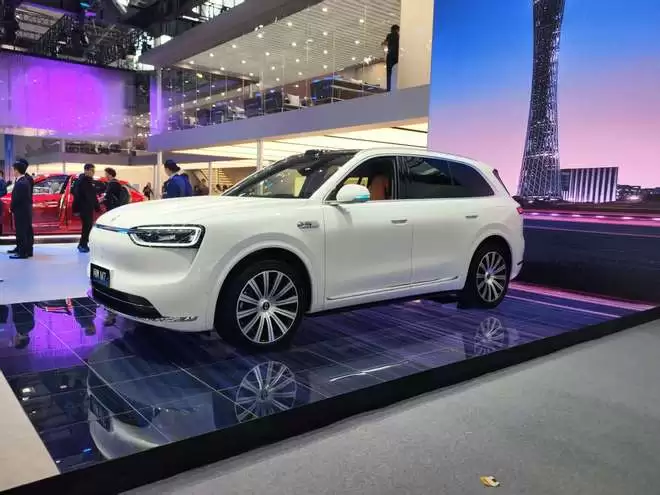 赛力斯魔方技术平台2.0首发 AI驱动的智能平台