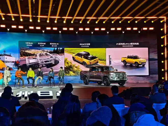 皮卡也能自带按摩大沙发？日产锋坦17.69万起，柴油汽油插混全都有！