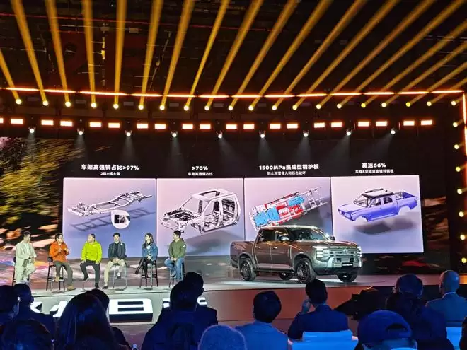 皮卡也能自带按摩大沙发？日产锋坦17.69万起，柴油汽油插混全都有！