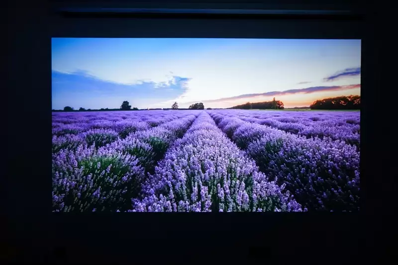 卧室缺一台投影仪吗？哈趣H3 Ultra评测：音画同级无敌 哈曼音箱还可以独立使用