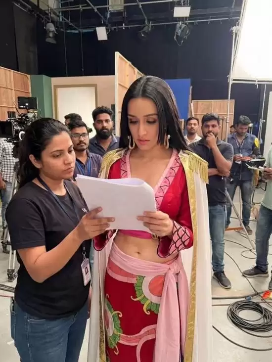 印度性感女星出演真人版海贼王是假的:AI作图