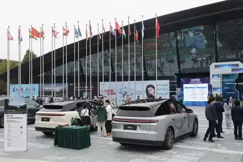 理想汽车11月交付3.3万辆:新品未达预期,新势力格局生变