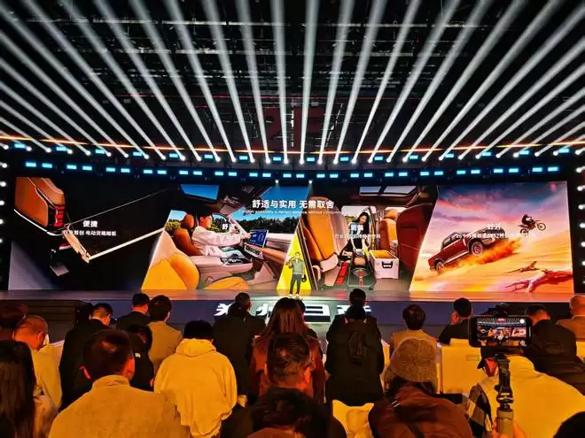 皮卡也能自带按摩大沙发？日产锋坦17.69万起，柴油汽油插混全都有！