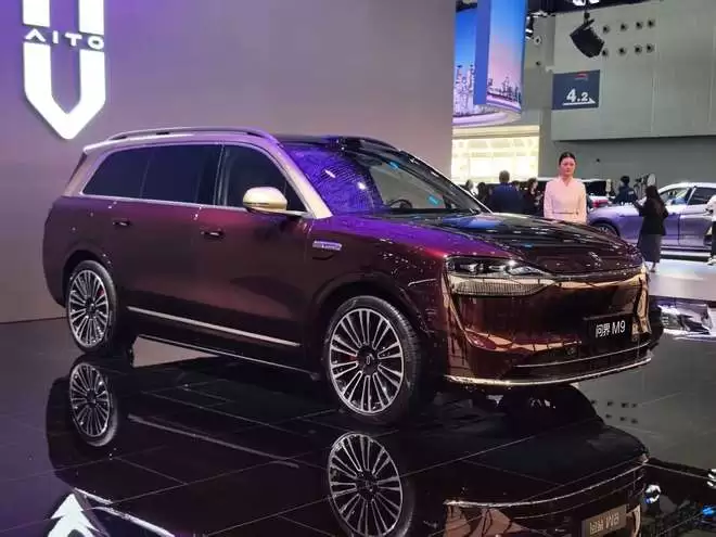 赛力斯魔方技术平台2.0首发 AI驱动的智能平台