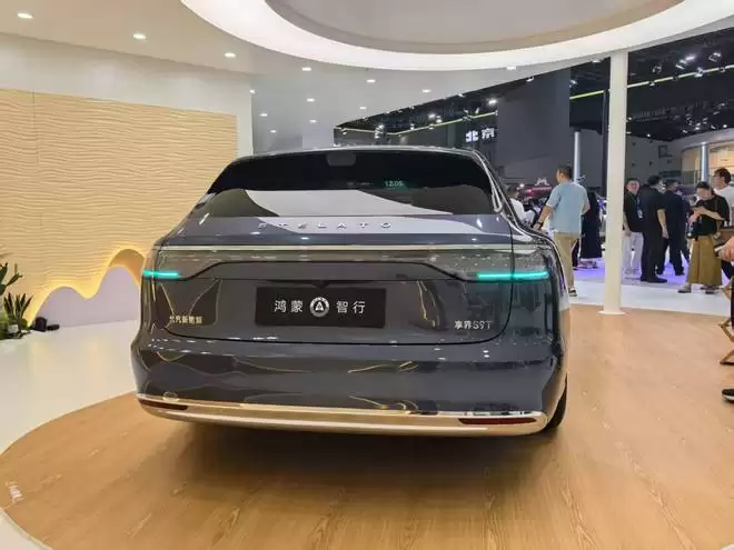 享界S9T豪华旅行车亮相成都9月16日正式上市