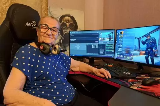 77岁俄主播五杀破圈提名国际大奖