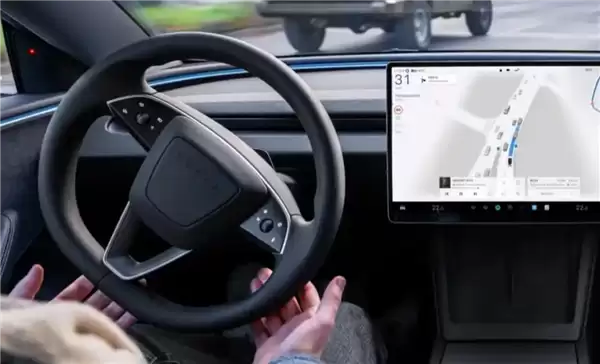 特斯拉FSD v14.2.1发布引争议:五档驾驶模式梯度失衡遭用户吐槽