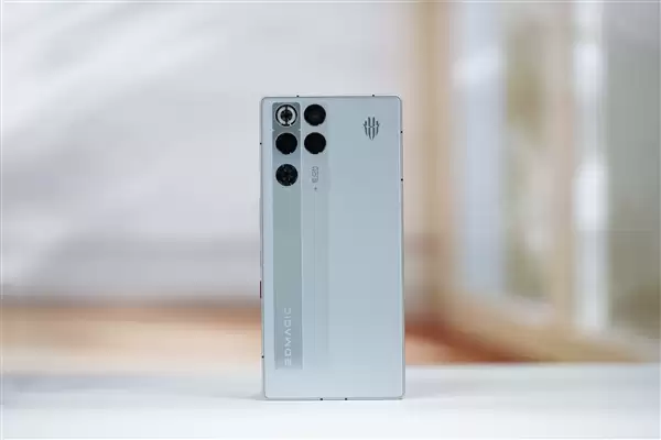 11月安卓性能榜出炉:三款安兔兔破400万分 红魔11 Pro+夺冠