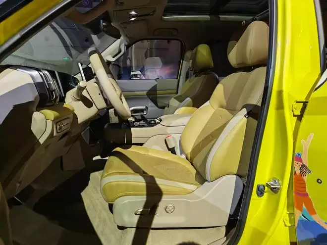 皮卡也能自带按摩大沙发？日产锋坦17.69万起，柴油汽油插混全都有！