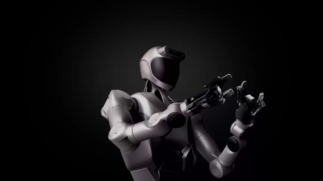 阿童木天兵一号 ATOM01 人形机器人迭代升级发布:热插拔灵巧手,170TOPS 端侧算力