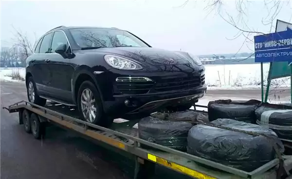 俄罗斯数百辆保时捷突然锁死趴窝 可能遭卫星蓄意干扰瘫痪