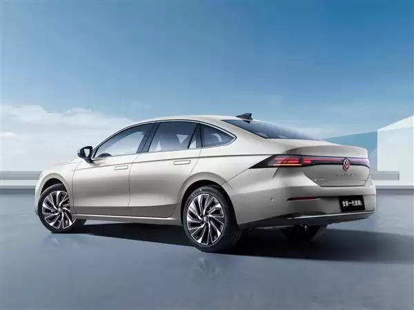 11.49万起 全新一代大众速腾L上市:家用轿车常青藤还香吗