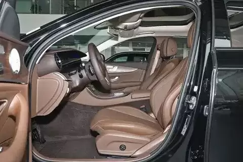 2020款奔驰E300L时尚型与豪华型配置差异全解析