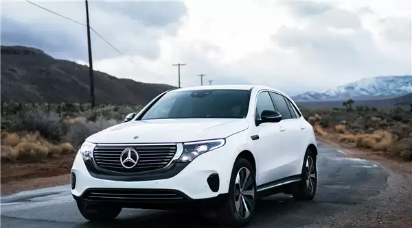 奔驰EQC召回升级后疑似被锁电 车主:买这个车真后悔