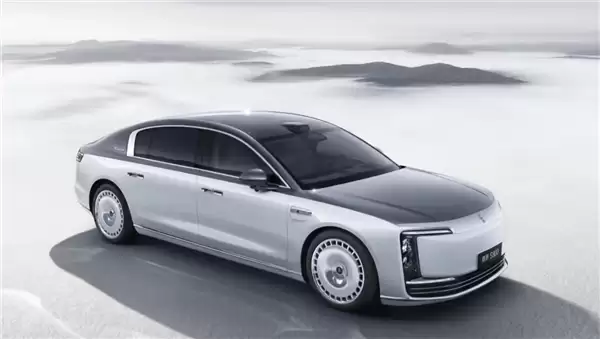 鸿蒙智行尊界S800延续购置税补贴并推多款新车