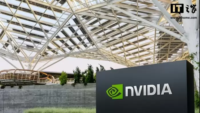 英伟达首席财务官:公司“绝对没有”在 AI 竞赛中失去领先地位