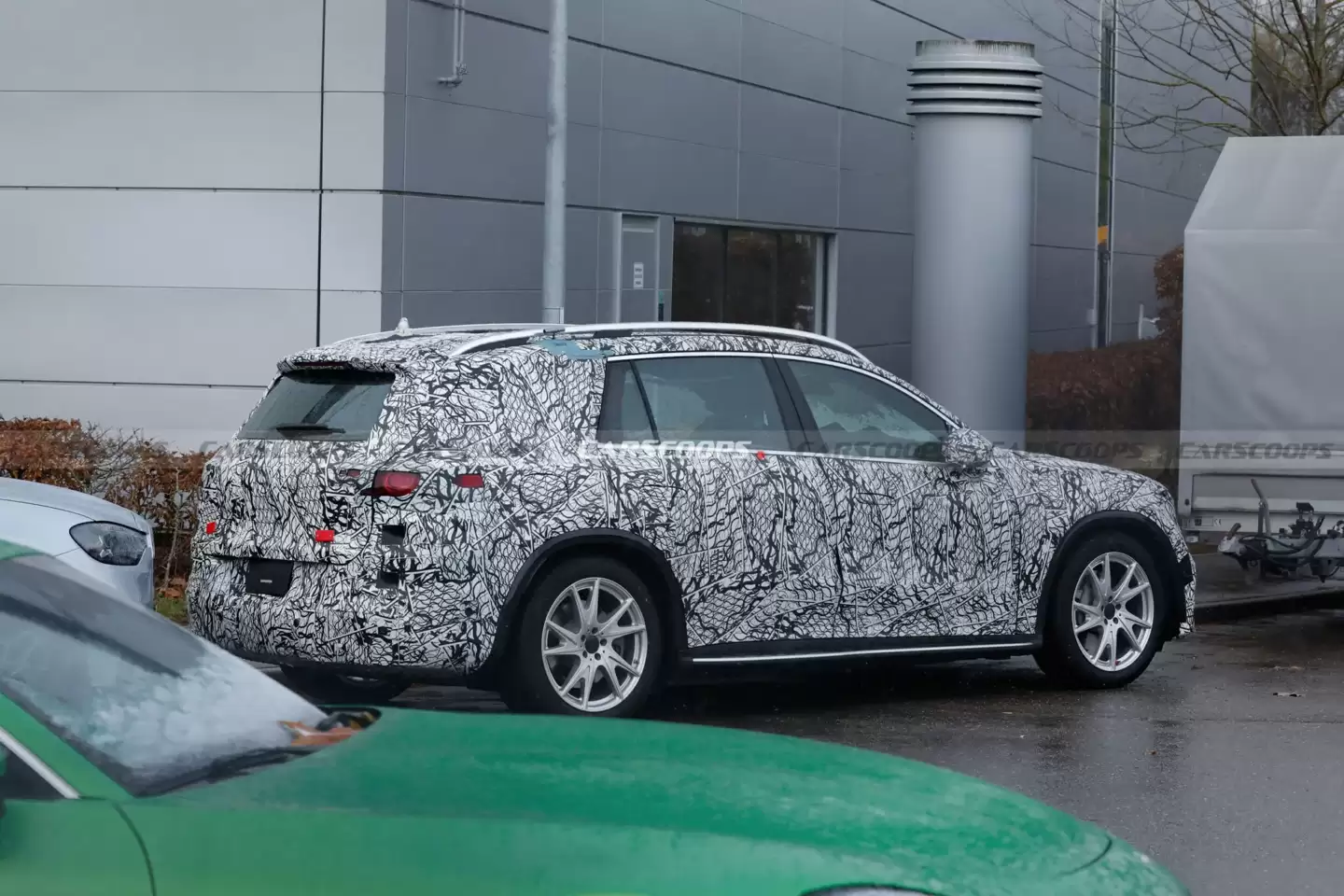 七座版奔驰 GLC EQ 首曝：车身加长，迎合中国市场需求