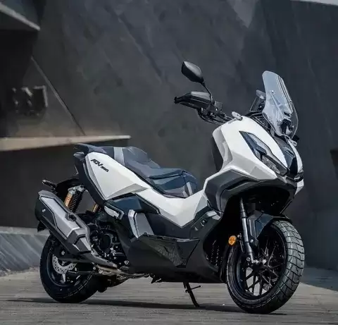 本田ADV350对比光阳赛艇X350:谁更值得入手?