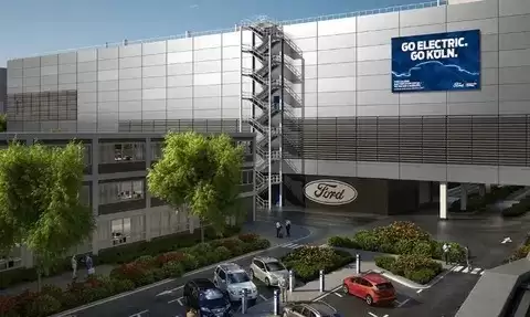 福特CEO驾驶小米SU7，反思中国电动车崛起