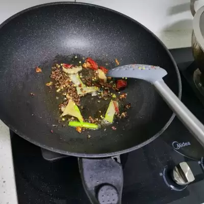 龙虾尾料理步骤3