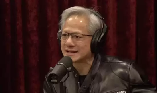 黄仁勋:未来两三年90%的新知识由AI合成