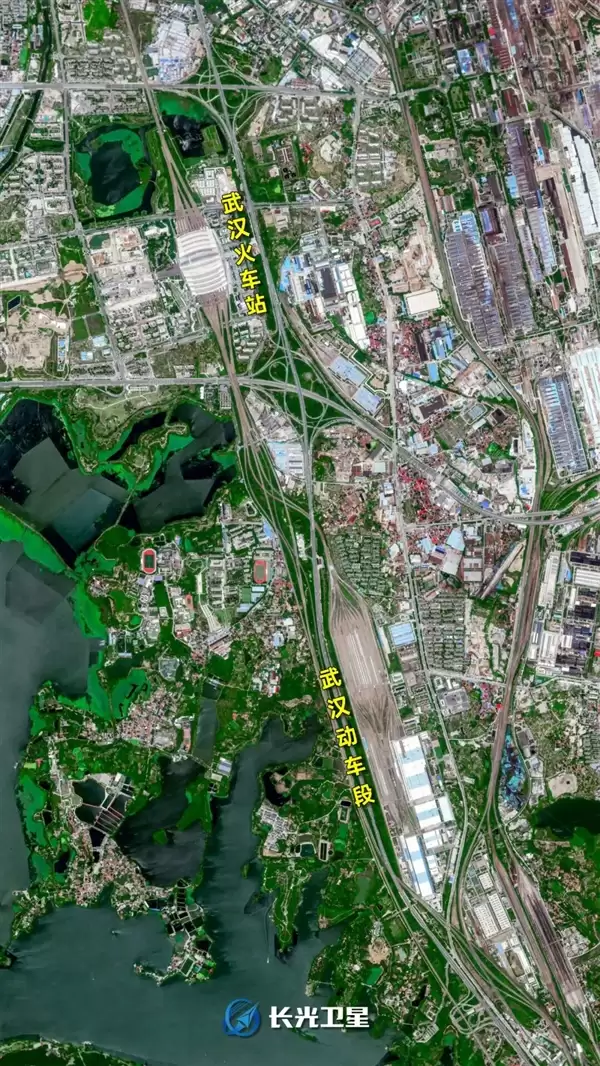 卫星眼里的中国最大高铁车库!妥妥的“陆地航母”