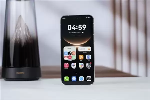 华为Mate 80 Pro Max发布：6.9英寸双层OLED屏+麒麟9030 Pro芯片