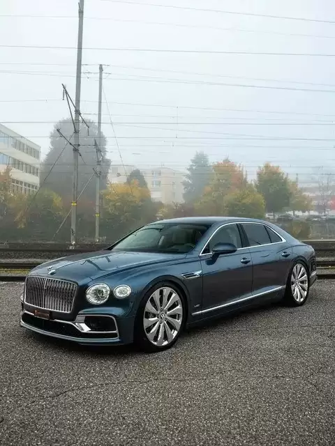 飞驰售价279.3万起 5万人热议保值率达24.5万