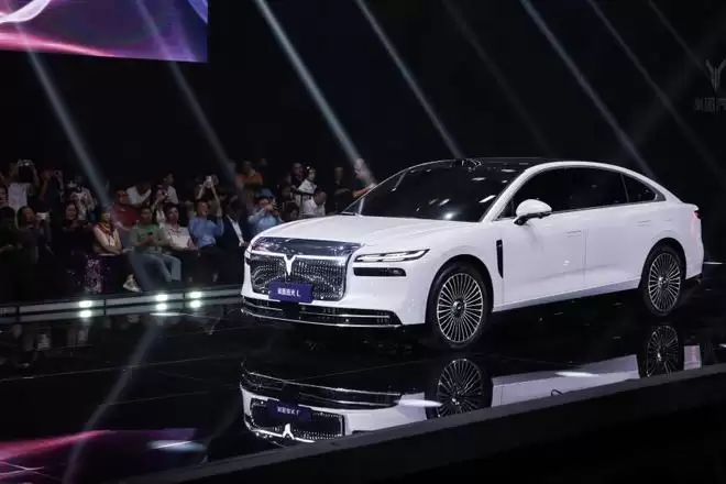 全系四驱全新三电全套华为 岚图追光L开启预订