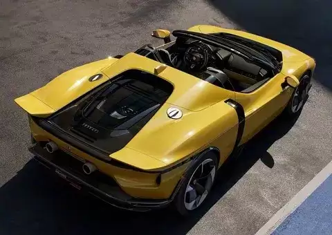 法拉利849 Testarossa首发：混动新旗舰，致敬经典
