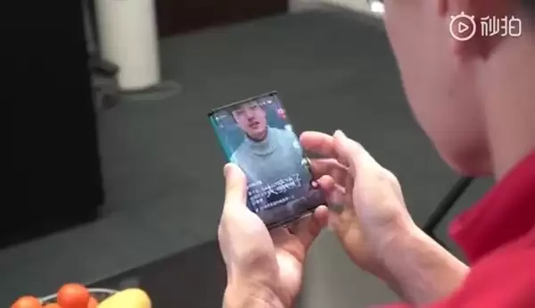 已研发超过7年！小米将推MIX Trifold三折叠手机