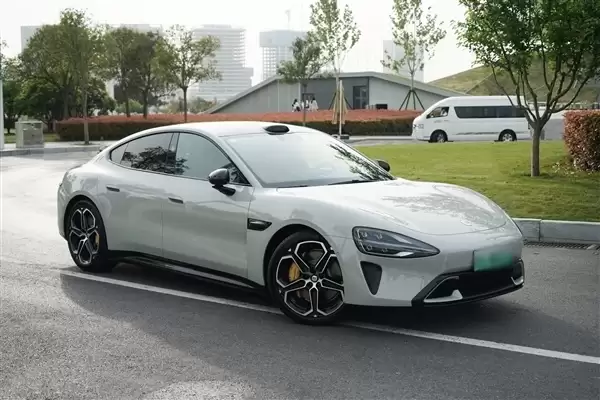 福特CEO又赞小米SU7:中国的苹果 像保时捷Taycan!