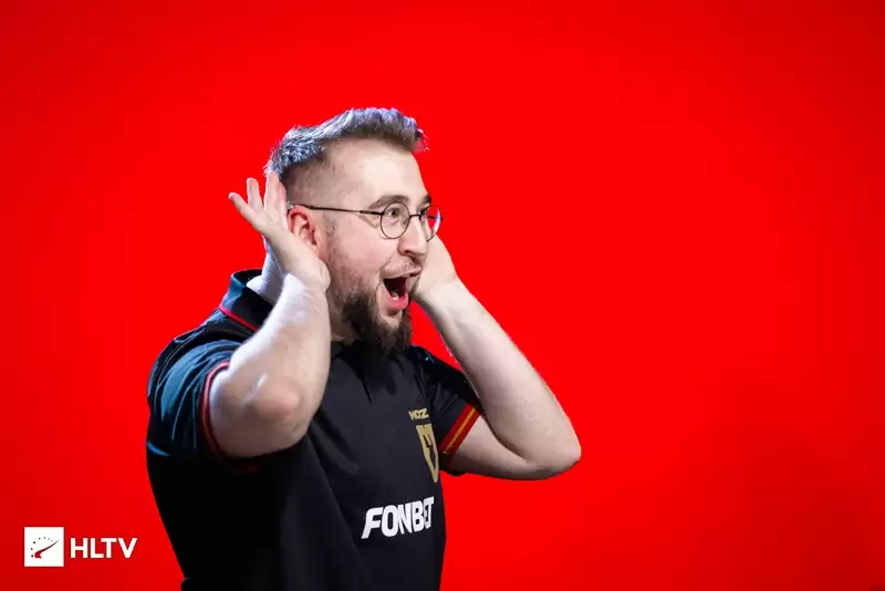 主场战神torzsi！MOUZ横扫黑马B8杀进2-0组，匈牙利狙神亲解队服玄学