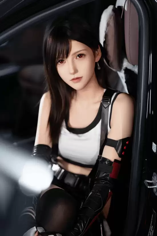 “抖音第一蒂法”发新作!神还原 仿佛游戏走进现实