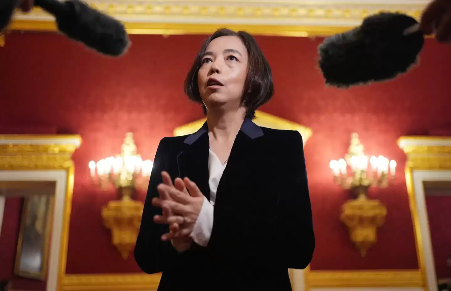 李飞飞批AI舆论两极化:技术远未达乌托邦或末日程度