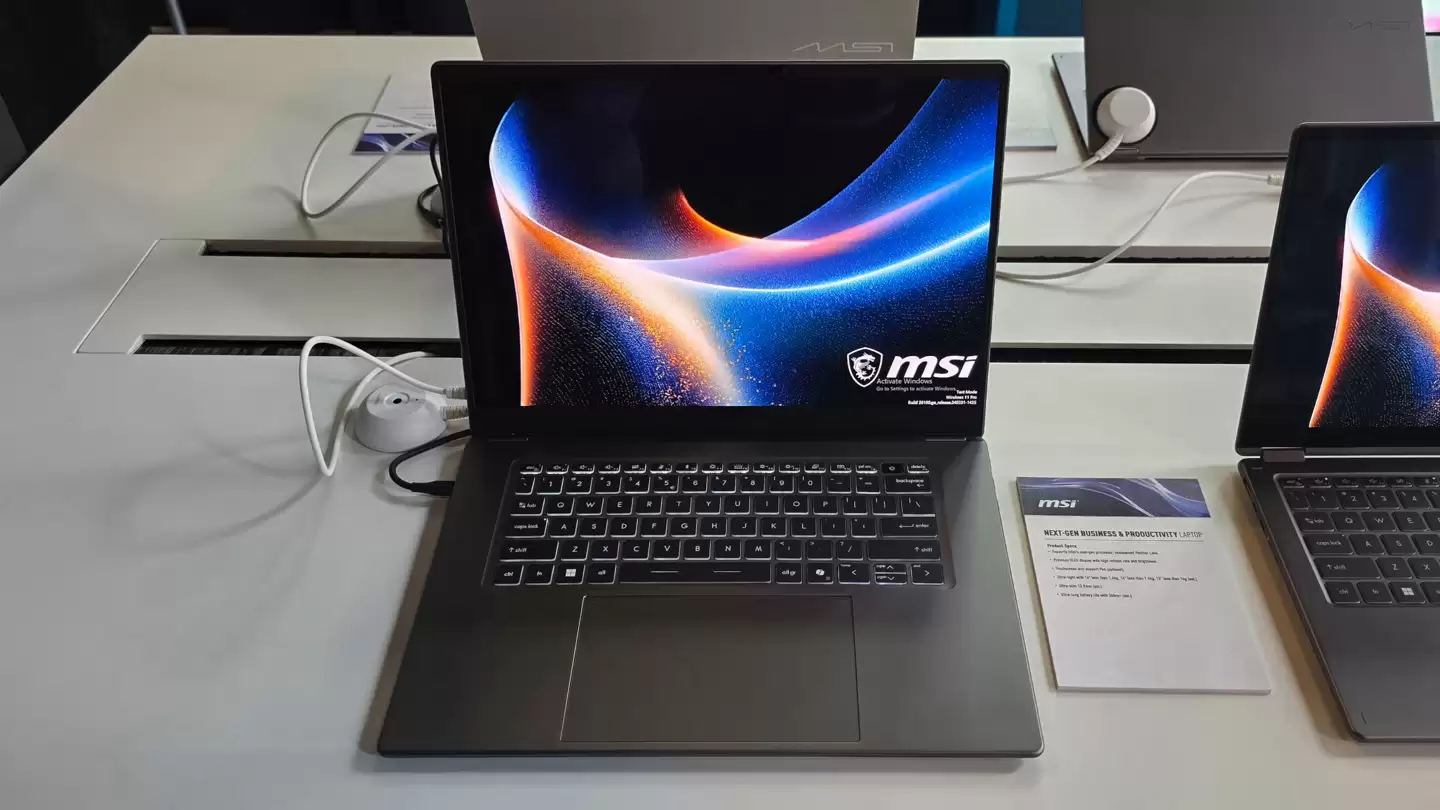 微软预览 2026 款 Prestige 尊爵商务轻薄本:搭载 Panther Lake,多尺寸可选