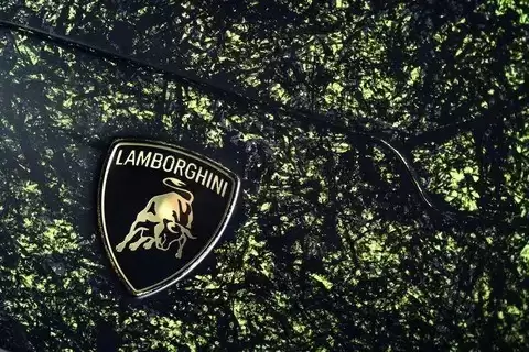 兰博基尼Temerario Ad Personam亮相迈阿密,炫彩定制惊艳全场