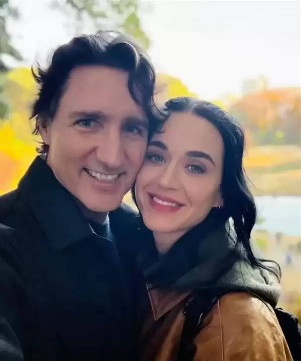 首张自拍合影！水果姐官宣恋情：对方为加拿大前总理