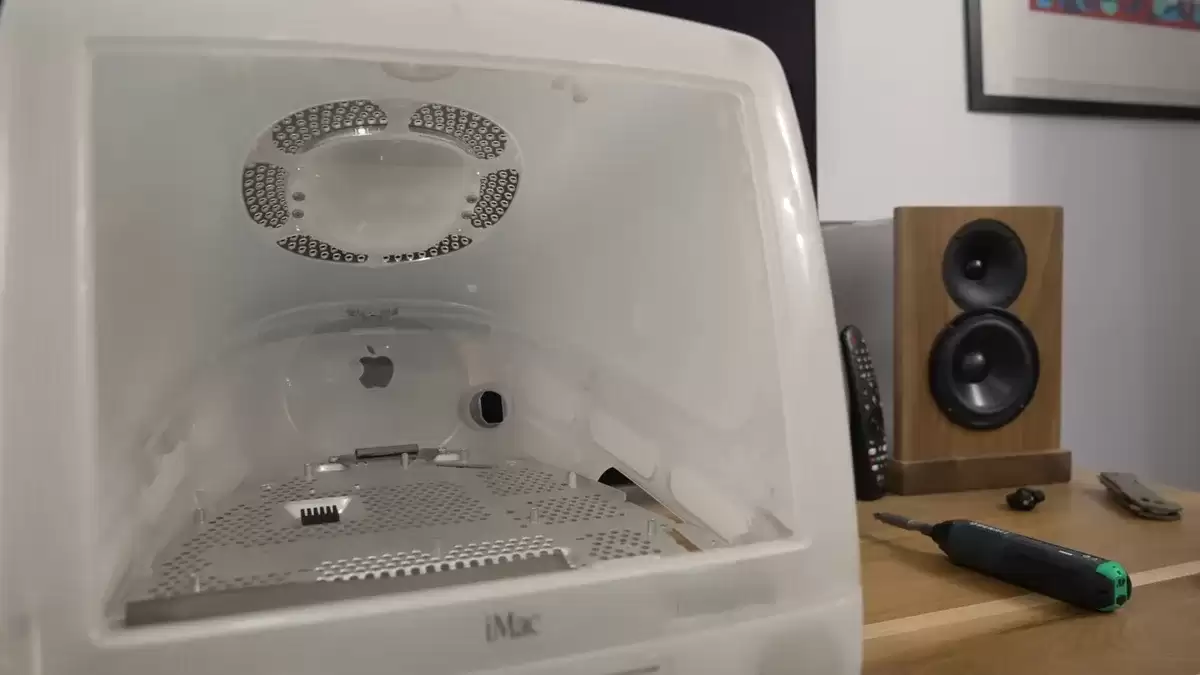 M4 芯片碰撞半透明美学：iMac G3 变身 4K 性能怪兽