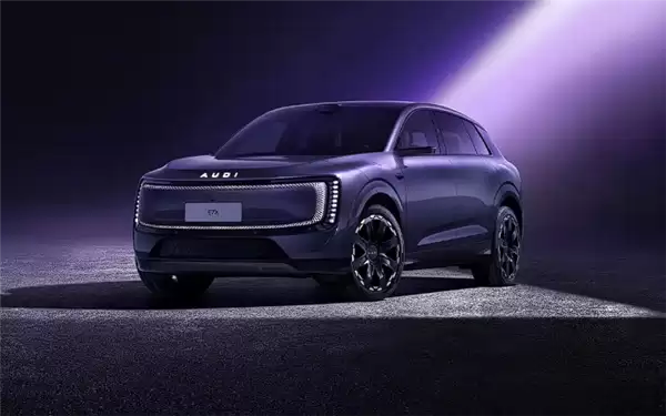 上汽奥迪首款量产SUV AUDI E7 X量产版公布：和谐多了